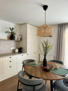 Modern & Cozy Old Town Apartment